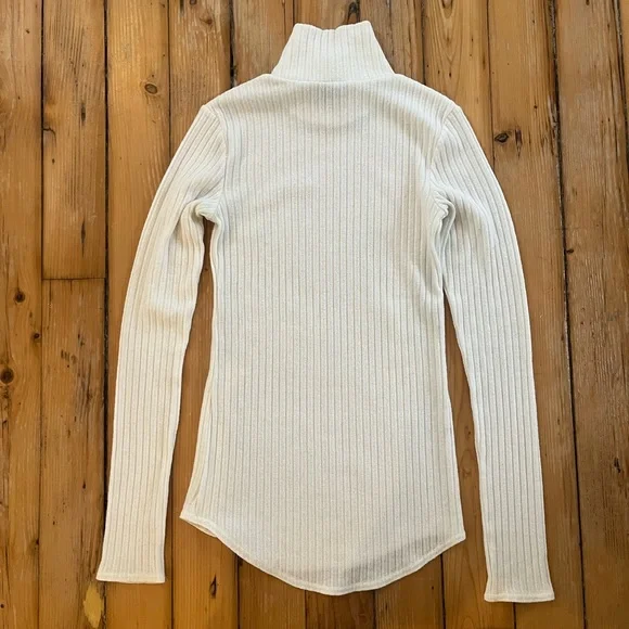 Aritzia Wilfred Free turtleneck sweater - Picture 3 of 3
